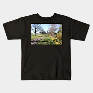 Daffodils in full bloom in Wentworth, Rotherham Kids T-Shirt